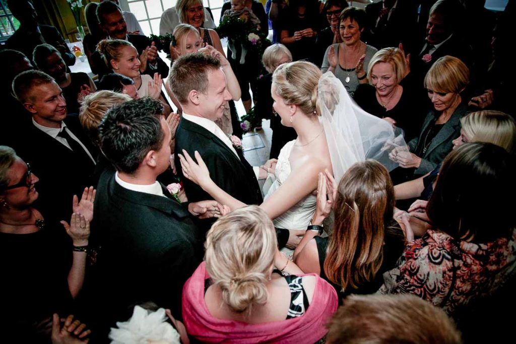 Magien ved at Forevige Kærligheden: En Dag i Livet ved en Bryllupsfotograf i Århus