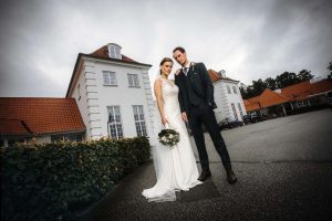Den dygtige bryllupsfotograf skaber komfort og den afslappede atmosfære